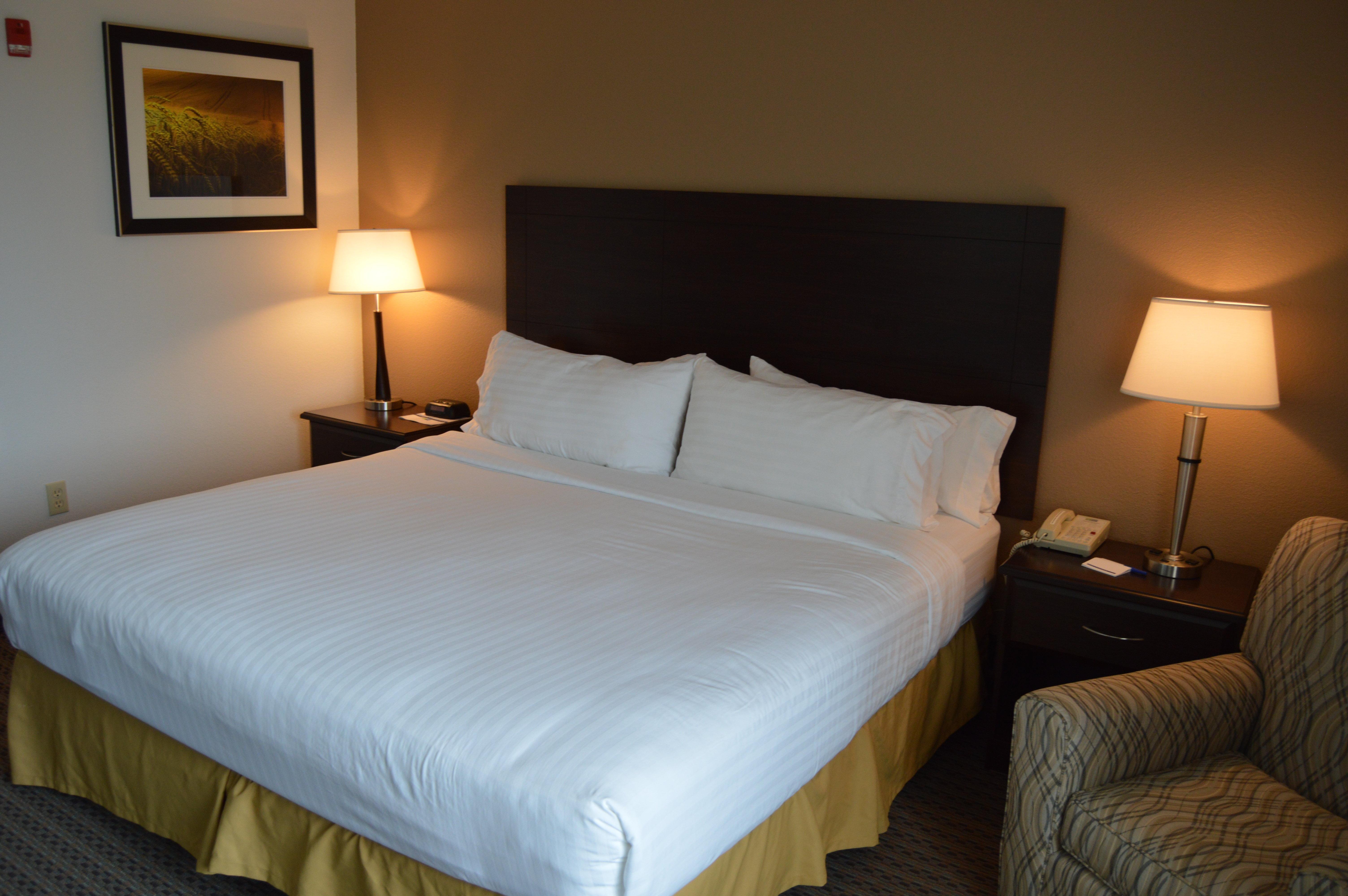 Holiday Inn Express & Suites Winner By Ihg Eksteriør billede