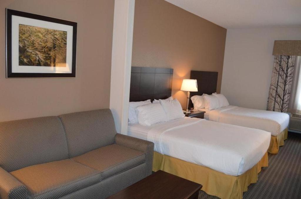 Holiday Inn Express & Suites Winner By Ihg Eksteriør billede